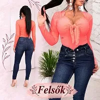 színes női felsők elegáns és hétköznapi viselethez