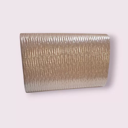 Rose Gold dombornyomott fényes retikül táska lánccal