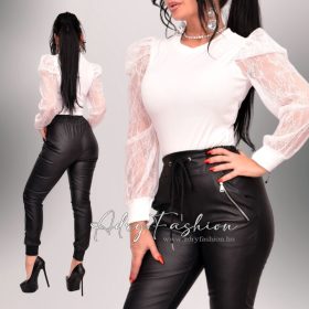 Fehér színű ujjánál csipke díszes bordás felső