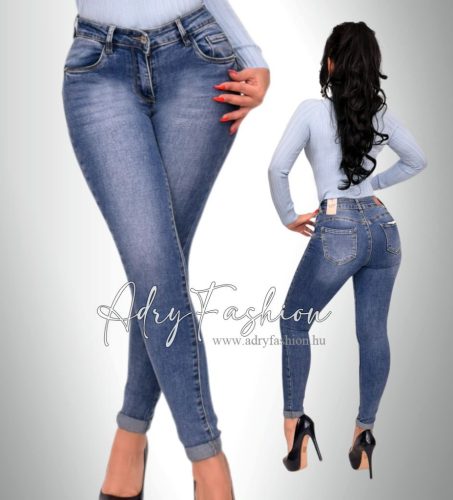 Közép kék színű enyhén koptatott push up női farmernadrág