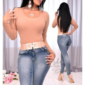   Barna színű vékony kötött  Kerek kivágott bordás felső