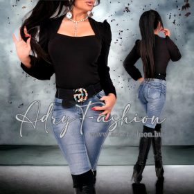 Fekete színű puha polár jellegű kivágott felső