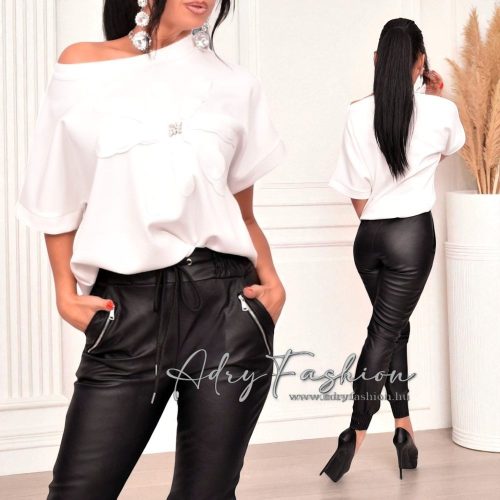 LILI Fehér színű virág díszes strassz köves felső tunika