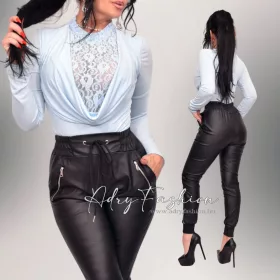 Lola világos kék színű kámzsás body