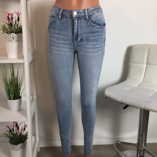 Világoskék strasszos push up farmernadrág