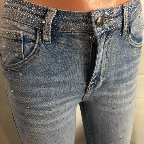 Világoskék strasszos push up farmernadrág