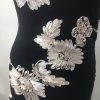 Bori Fekete ekrü virág díszes alkalmi ruha
