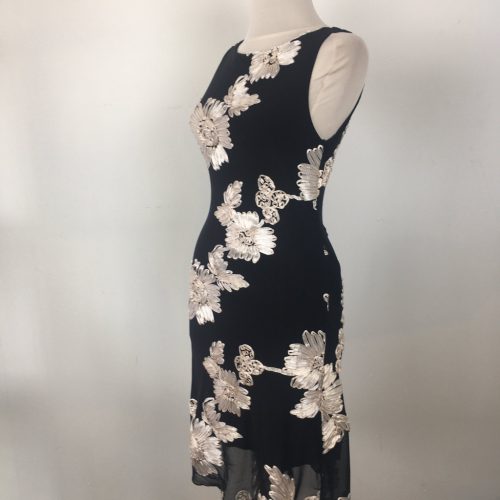 Bori Fekete ekrü virág díszes alkalmi ruha