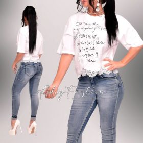 Fehér pamut feliratos köves póló csipke részletekkel