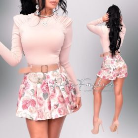 Bézs jégdzsörzé vállán díszes felső