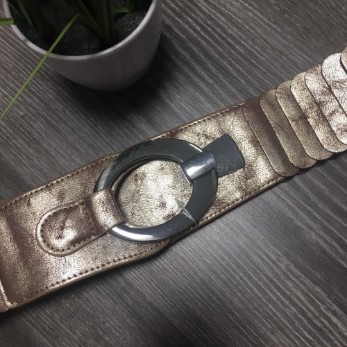 Rose Gold pikkelyes gumis öv ezüst színű ovál fém színű csattal